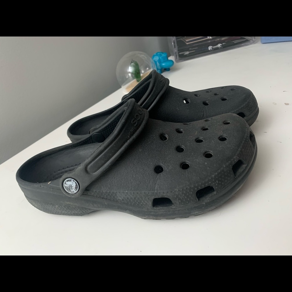 Black Crocs